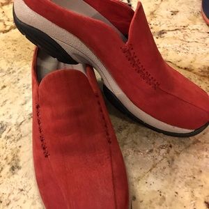 Merrill Red Sued Mules
